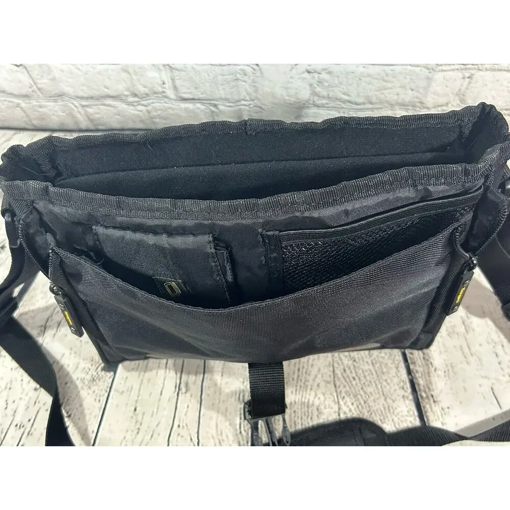 Targus Shoulder Messenger Bag Black W/Cell Pouch And 11